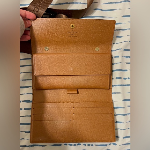 Authentic Louis Vuitton Sarah Wallet - Picture 6 of 16